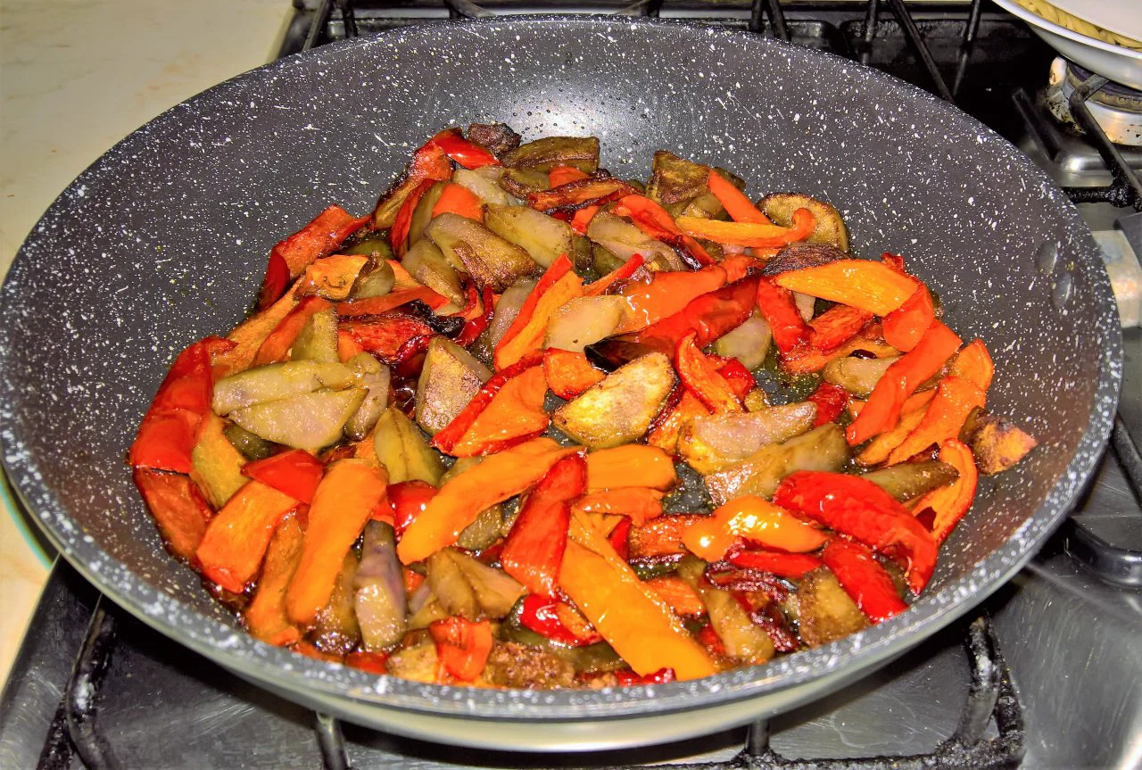 padellata di peperoni e patate viola